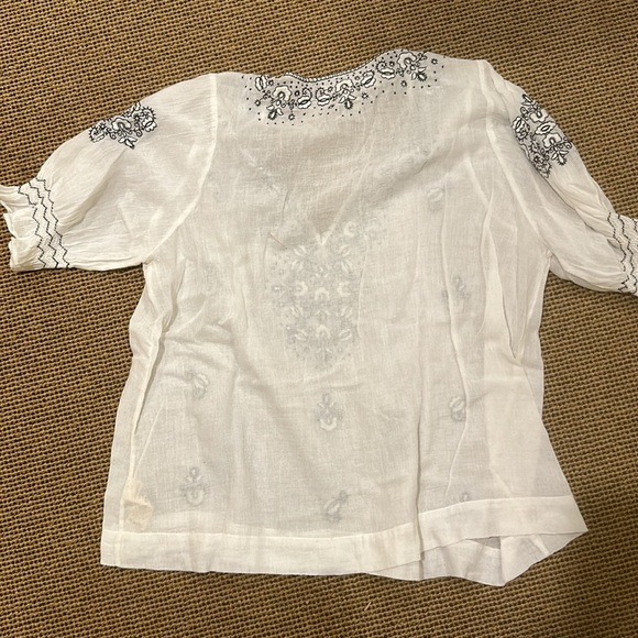 The great. Soooo pretty. Very cute on like new. White with black detail - Picture 5 of 5